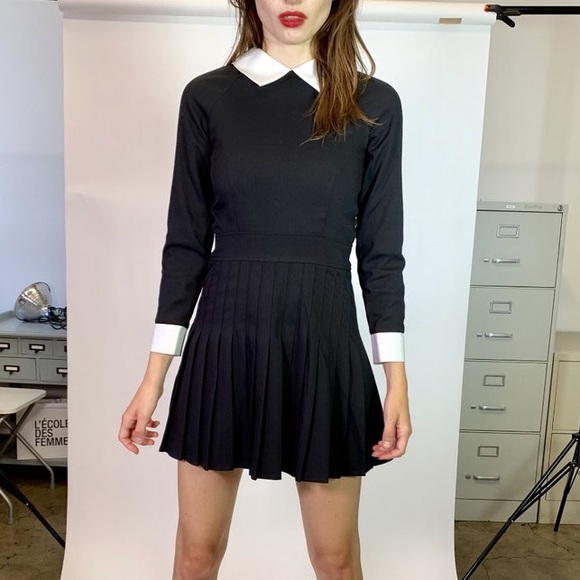 Vintage Dresses & Skirts - L’école des femmes Peter Pan Collar pleated dress